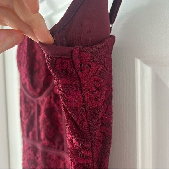 Red scalloped Lace Cocktail Dress with Boning Corset - Picture 8 of 10